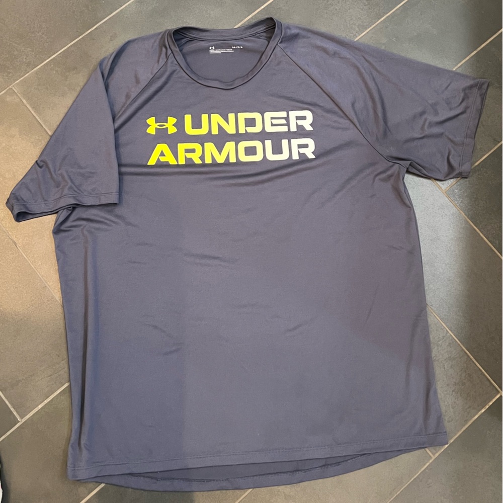 Under Armour T-shirt, dri-fit, loose-fit, size large